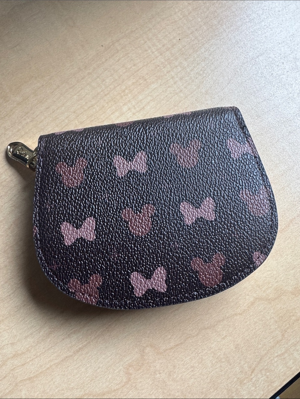 Mickey and friend’s brown textured card pouch wallet
